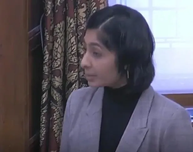 İngiltere'de Müslüman milletvekili Zarah Sultana'ya İslamofobik ve ırkçı saldırı! Gözyaşları içinde anlattı - 2