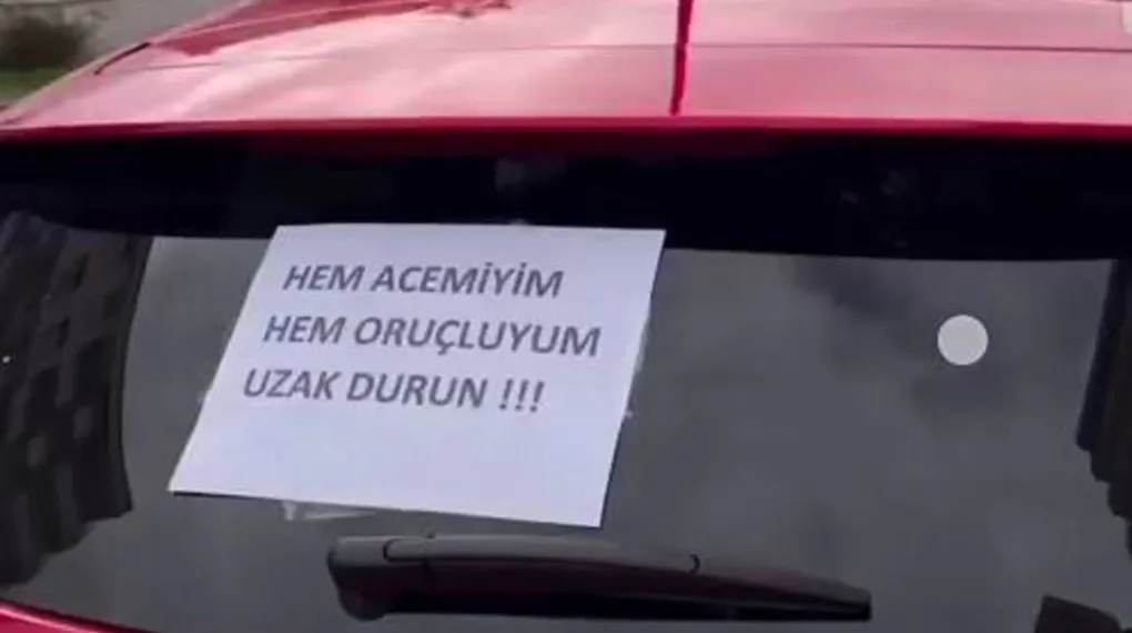 Acemi sürücüden trafikte 'ilginç' önlem