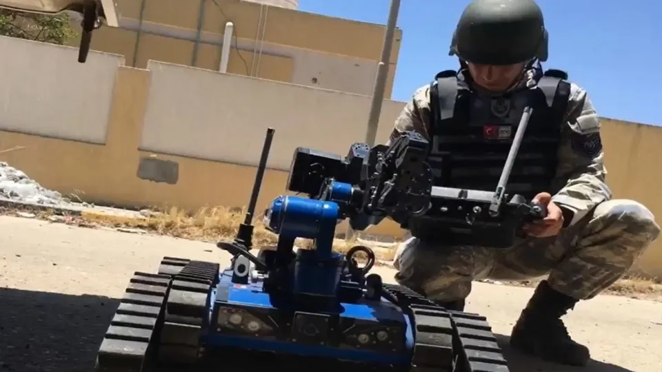 Türkiye tam güç Libya’da! EYP’lere yerli ve milli robot TMR 2 Kutlu ile müdahale ediliyor
