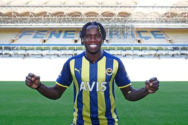 Fenerbahçe’de yeni transferin lisansı çıkarılmadı: Süper Lig maçlarında görev alamayacak