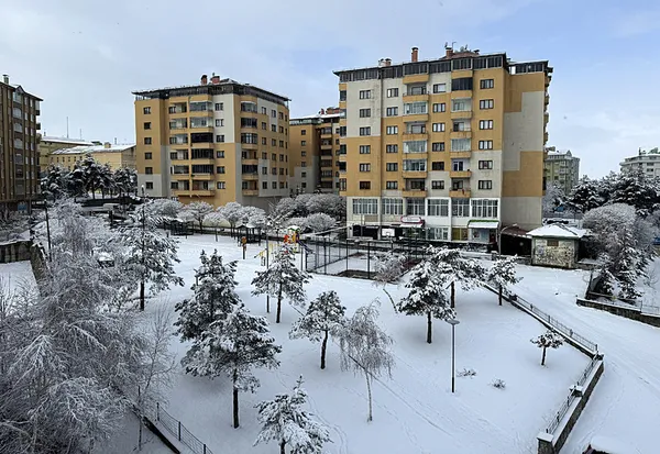 karla-kaplanan-ardahan-erzurum-ve-karsta-soguk-hava-hakim-1710576290252.jpeg Karla kaplanan Ardahan, Erzurum ve Kars'ta soğuk hava hakim - 1