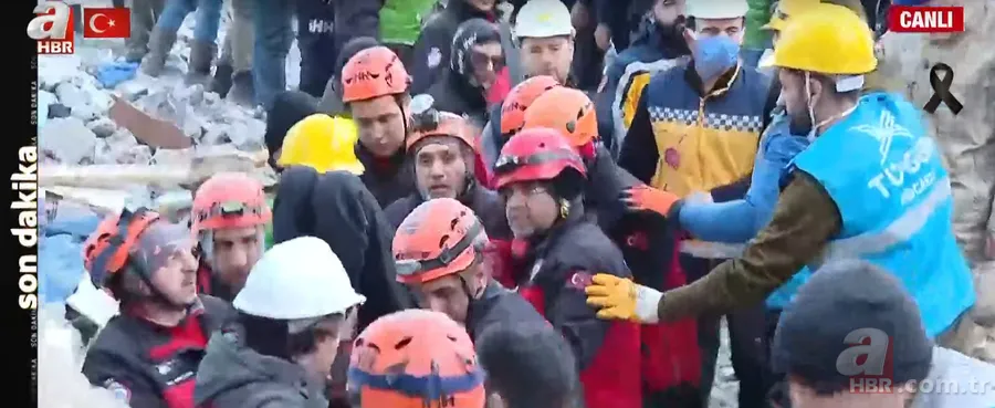 Depremin 5. gününde peş peşe MUCİZE kurtuluşlar! Gözyaşları sel oldu… A Haber o anlara tanıklık etti | Adıyaman'da 8 aylık bebek ve ailesi çıkarıldı 11