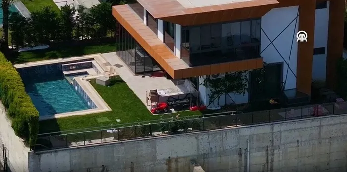 Manisa Büyükşehir Belediye Başkanı Ferdi Zeyrek elektrik akımına kapıldı! Kızından ihmal açıklaması