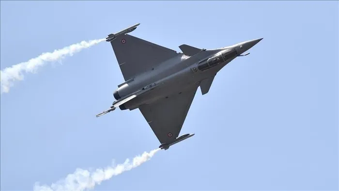 Yunanistan’dan firkateyn ve savaş uçağı hamlesi