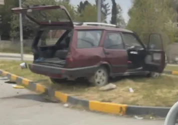 Bartın'da kavşakta otomobiller çarpıştı: 1 ölü, 1 yaralı