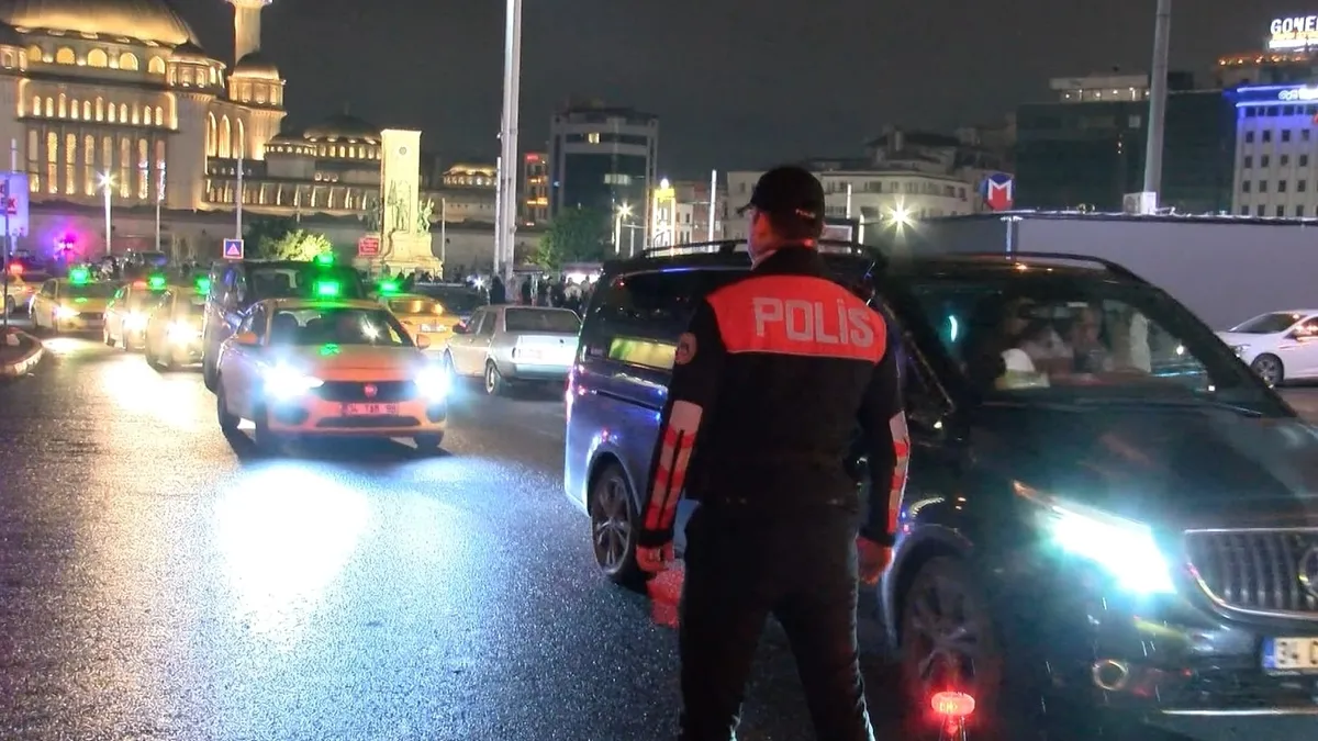 İstanbul'da yılbaşı denetimleri! İl Emniyet Müdürü Yıldız yerinde inceledi