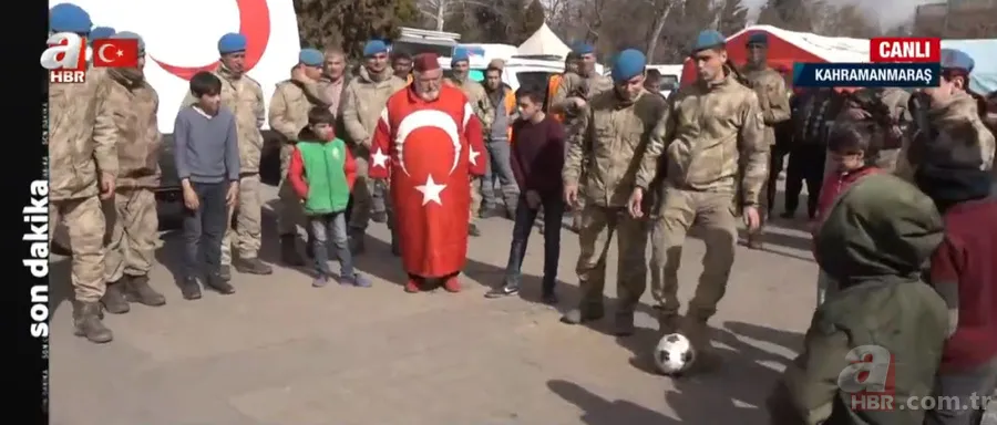 Mehmetçik ile halk el ele! Vatandaş A Haber canlı yayınında böyle seslendi: Allah devletimize zeval vermesin! Devletimiz güçlüdür 4