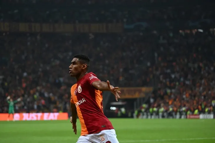 Galatasaray altın tepside sunulan 3 puanı alamadı! Okan Buruk’a çok sert tepki: Duygusallıktan kurtulmalı
