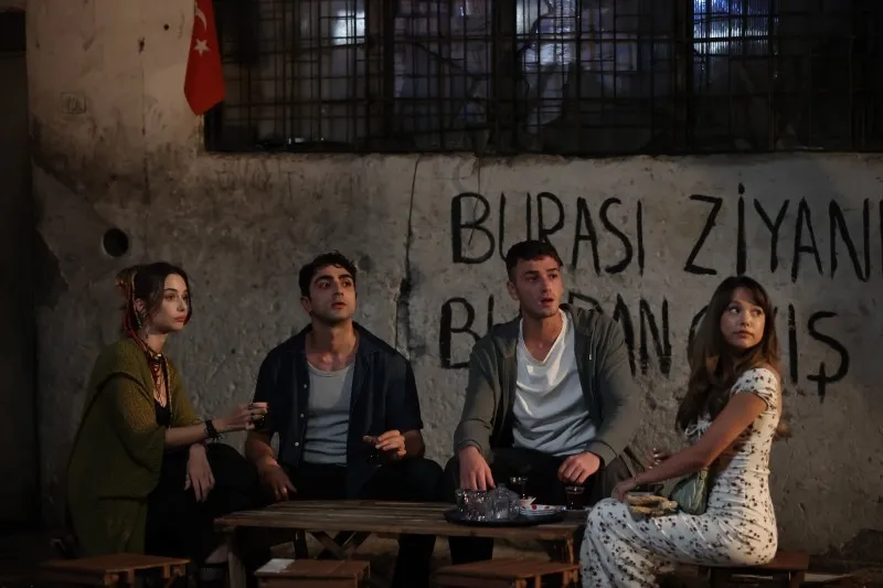 1786006861139.jpg Yeniden izlemek isteyenler için: Altı Üstü İstanbul yarın akşam ATV'de - 1