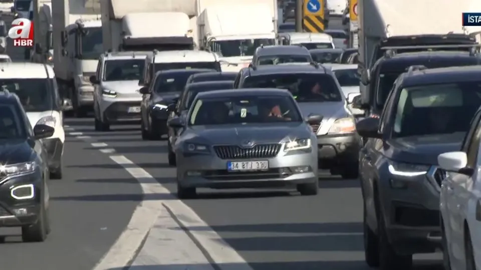 Trafikte kaynak yapan yandı!