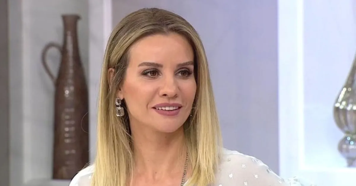 Esra Erol bakın kaç yaşında çıktı