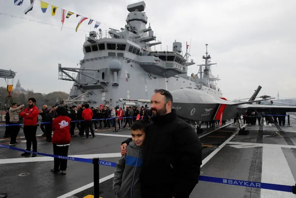 TCG Anadolu gemisinde bayram yoğunluğu