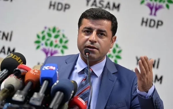 Türkiye’yi bölmeye çalışanlar kendi içinde bölündü! Selahattin Demirtaş ile HDPKK birbirine girdi...