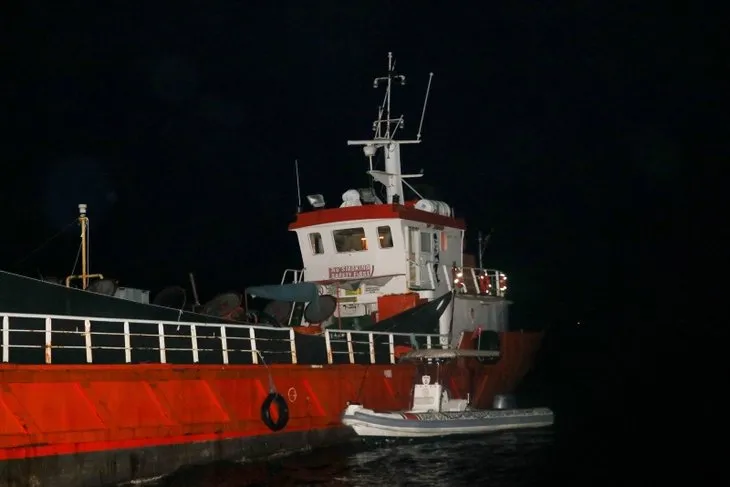 İzmir’de göçmen operasyonu! A Haber göçmenlerin yakalandığı gemide! İşte saklandıkları o gizli bölme