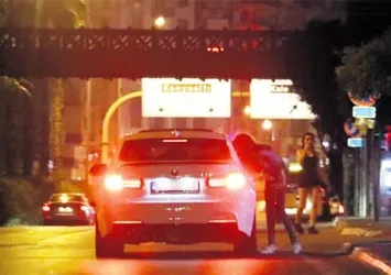 Caddede fuhuş pazarlığı