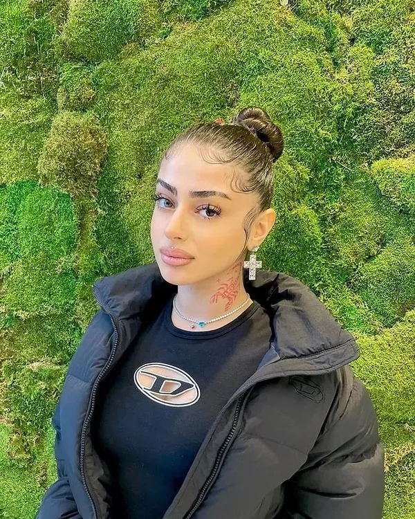 Ünlü şarkıcı Asya Alizade gözaltına alındı