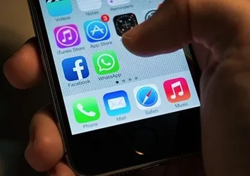 Facebook WhatsApp ve Instagram çöktükten sonra ne oldu? Veri hırsızlığı mı yapılıyor? Bilgiler kimlere pazarlanıyor?