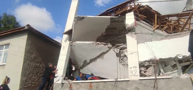 Yozgat’ta korkutan patlama! Doğal gaz patladı 2 katlı ev çöktü | Anne ve küçük kızı hastaneye kaldırıldı