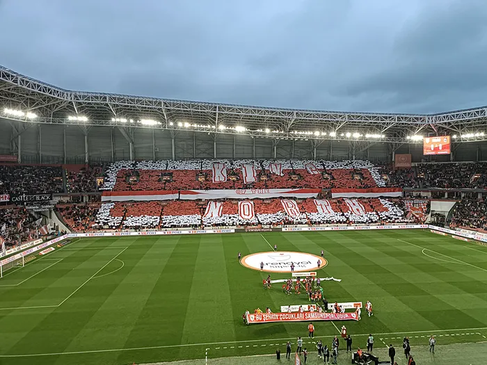 super-ligde-karadeniz-derbisi-samsunspor-trabzonspor-macinda-ilk-duduk-1714842717357.jpg Süper Lig'de Karadeniz derbisi Samsunspor'un! - 1
