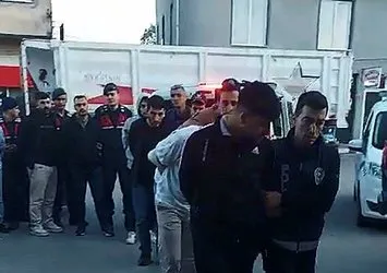 Kırklareli’nde göçmen kaçakçılığı operasyonunda 17 zanlı tutuklandı