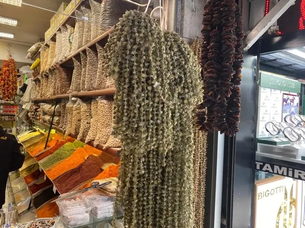cicek-bamyanin-fiyati-gram-altina-yaklasti-1666689480965.jpg Çiçek bamyanın fiyatı gram altına yaklaştı! - 2