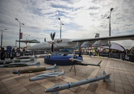 Azerbaycan'da TEKNOFEST heyecanı! Türk uşakları neler başarabileceğini dünyaya gösterecek | SOLOTURK hayran bıraktı