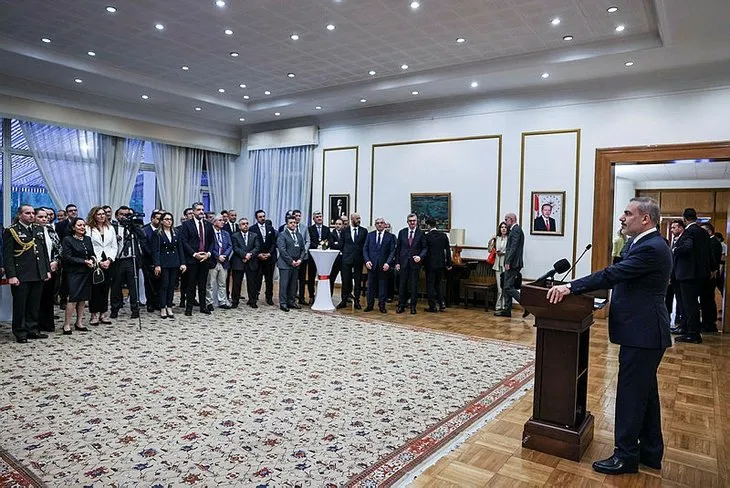 Türkiye mazlumlara ses oldu! Bakan Fidan’dan Çin’de dünyaya çağrı: Gazze’de güvenli yer yok