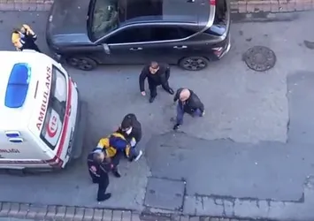 Tedaviyi reddetti ambulansı yumrukladı!