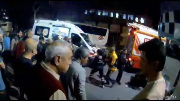 1666245929125.jpg Bayrampaşa'da feci kaza! Motosikletin çarptığı kadın midibüsün altında ezildi - 3