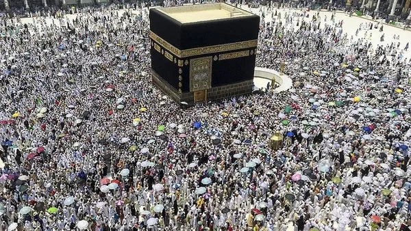 kabeye-gitmeden-atmosferi-yasanabilecek-dokunup-ortamin-kokusu-duyulabilecek-suudi-arabistandan-metaverse-haml-1643215476300.jpg Kabe'ye gitmeden atmosferi yaşanabilecek! Dokunup ortamın kokusu duyulabilecek! Suudi Arabistan'dan Metaverse hamlesi - 7