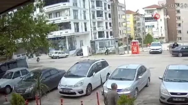 Yalova’da motosiklet ile cipin çarpıştığı kaza kamerada