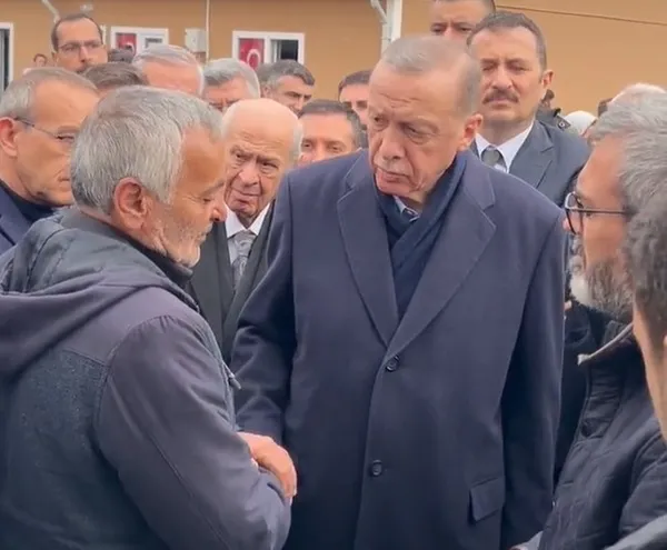 CHP’nin depremzedelere konteyner verme şartı: CHP veya HDP’ye üye olun kartınızla gelin | Depremzede vatandaş Başkan Erdoğan’a anlattı