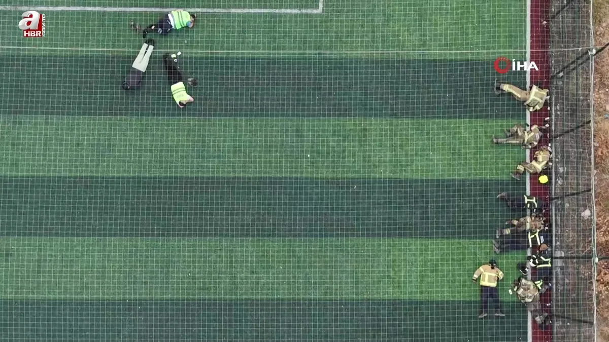 Alev savaşçıları halı sahada böyle dinlendi