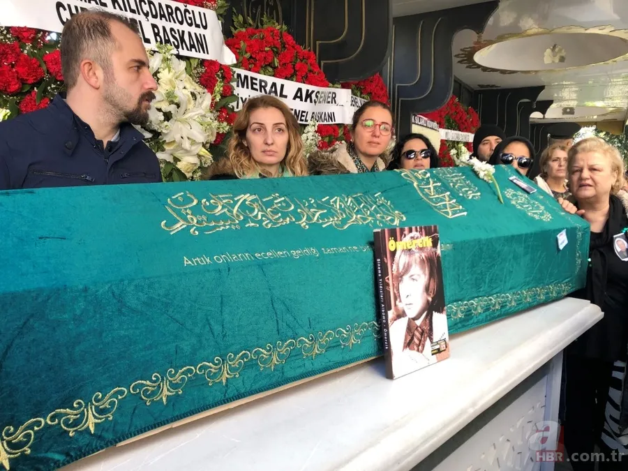 Yeşilcam'ın Ömercik'i Ömer Dönmez son yolculuğuna uğurlandı! Bakan Hulusi Akar yalnız bırakmadı 12