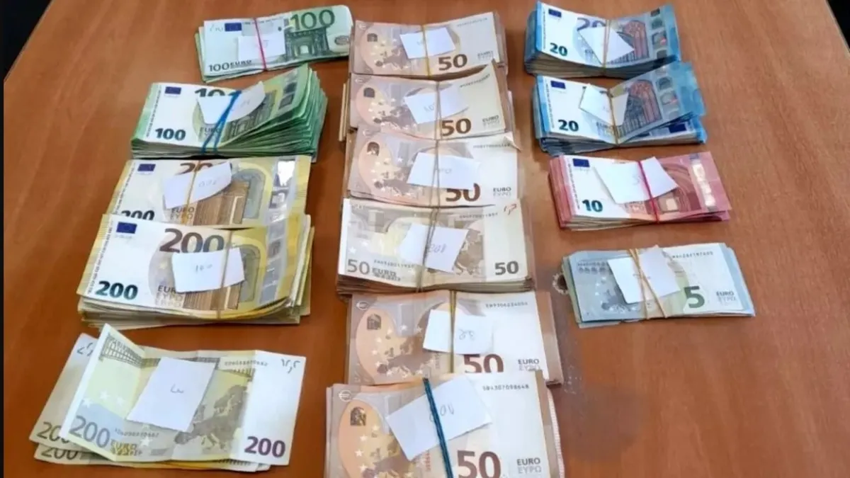 Buzdolabına sakladığı 62 bin 770 euro gümrükte yakalandı