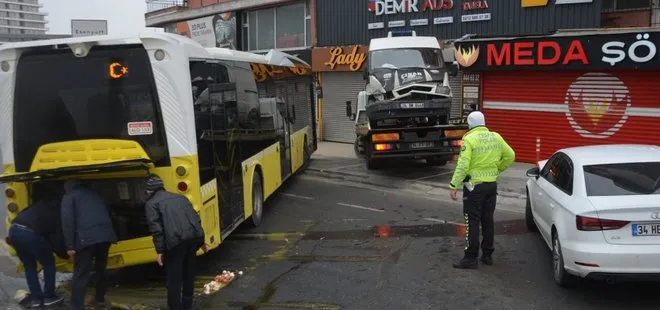 Avcılar’da İETT kazası! Kayarak yolu kapatan otobüse iki araç çarptı