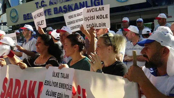 chpli-avcilar-belediyesi-onunde-isci-eylemi-1691142436033.jpeg CHP'li Avcılar Belediyesi önünde işçi eylemi - 1