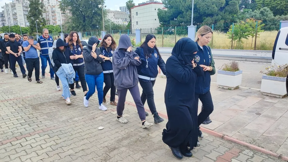 Adana'daki yasa dışı bahis operasyonunda 154 kişi adliyede! İşte Rasim Ozan Kütahyalı'nın ilk ifadesi - 5