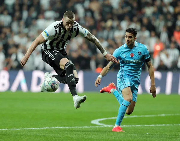 Dolmabahçe’de futbol resitali: Beşiktaş ile Trabzonspor 4 gollü maçta yenişemedi