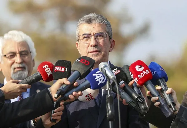 Makam aracı saltanatı! CHP Milletvekili Gökhan Günaydın İBB’nin aracını bırakmadı