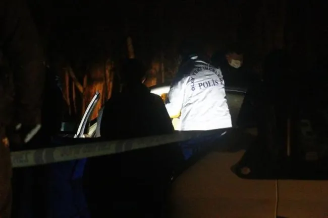 Ankara'da alacağını tahsil etmeye giden adam boş arazide aracının içinde ölü bulundu - 1