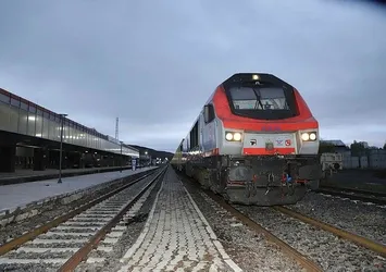 Bakü-Tiflis-Kars hattında yük taşımacılığı yeniden başladı! İlk tren Türkiye'de