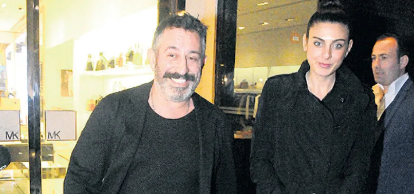 Cem Yılmaz aşk hayatında kafaları karıştıran hamle...
