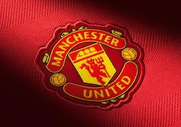 Manchester United'dan flaş karar