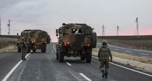 Askeri aracın geçişi sırasında patlama