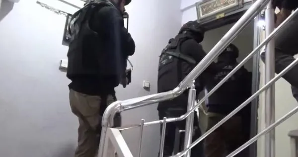 İstanbul’un 8 ilçesinde terör örgütü DEAŞ’a operasyon! Baskında böyle yakalandılar