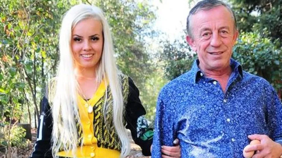 Ali Ağaoğlu'ndan sürpriz parti
