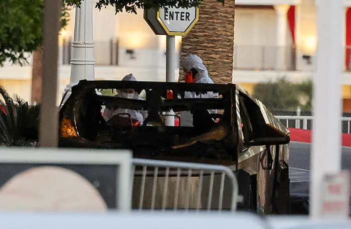 trumpin-otelinin-onunde-patlama-alevler-yukseldi-olu-ve-yaralilar-var-1735798275028.jpeg Trump'ın Las Vegas'taki otelinin önünde bir araç alev alarak patladı (AFP)