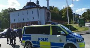 İsveç’te cami önünde Kur’an-ı Kerim’e saldırı