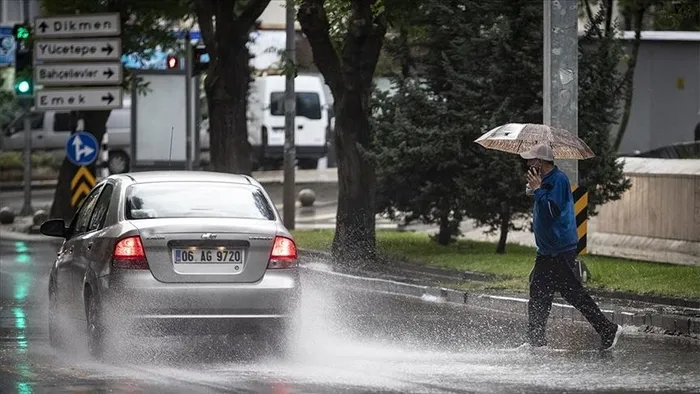 1724566823518.jpg İstanbul'a sağanak yağış geliyor! Meteoroloji'den üst üste yeni uyarılar! İstanbul Ankara İzmir hava durumu... - 1